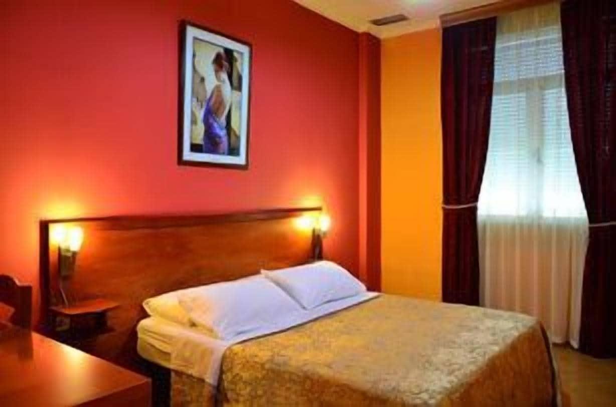 Nobel 3* Tirana